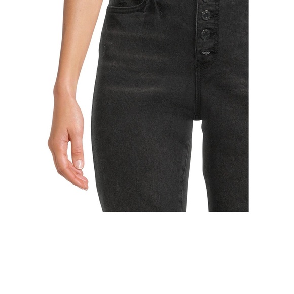 Time and Tru Women’s high rise button fly denim bermuda short; 4” inseam; size:6 - Picture 2 of 3